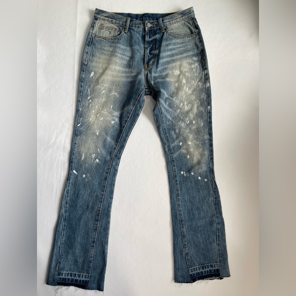 MNML Distressed Blue Relaxed button fly Jeans 32x34‎